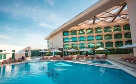Mövenpick Grand Al Bustan